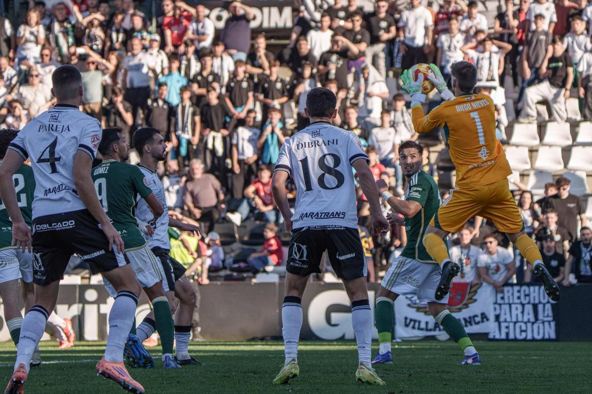 Imagen del derbi Mérida-Cacereño de esta última temporada.