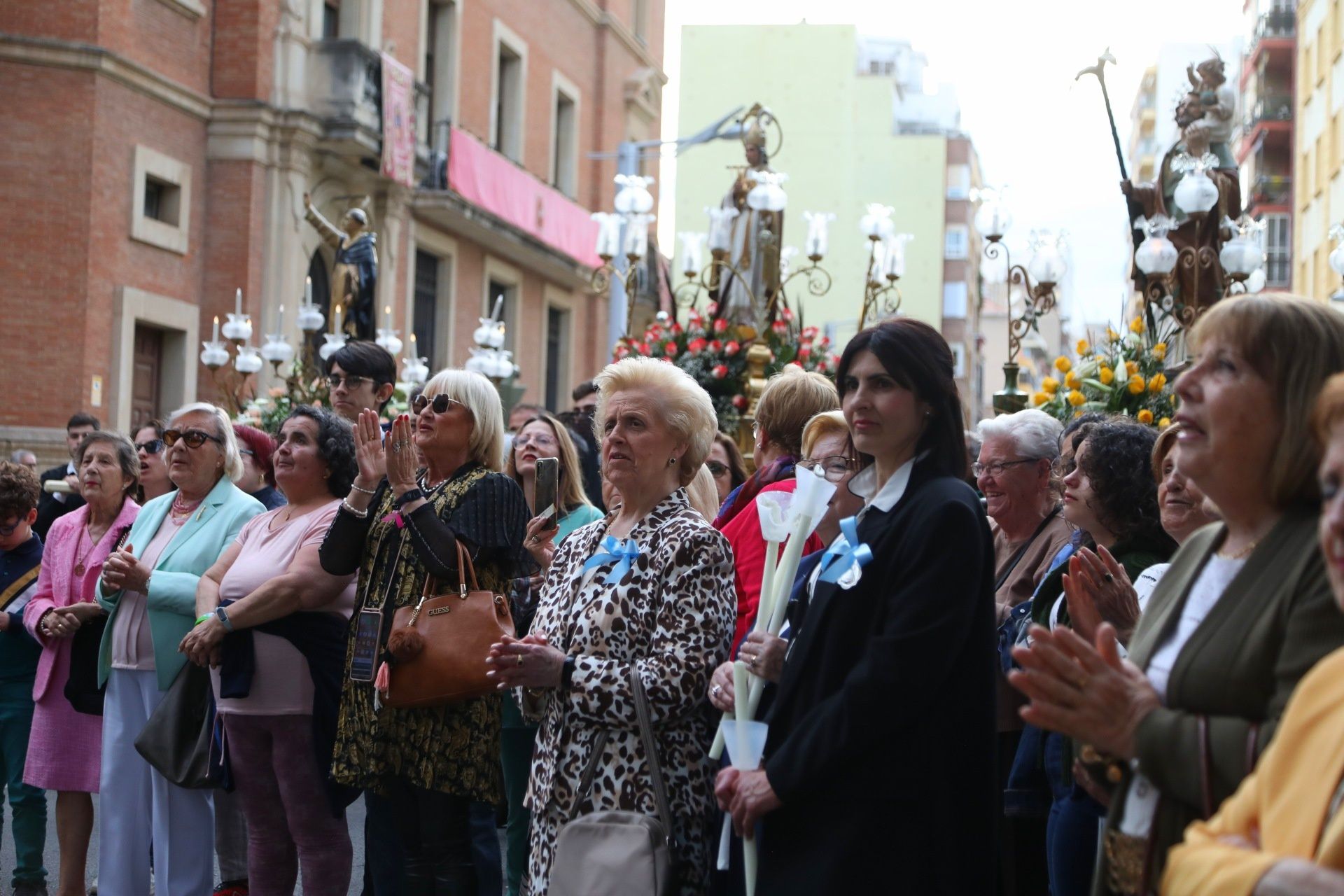 La Lledonera regresa a la basílica en una última procesión