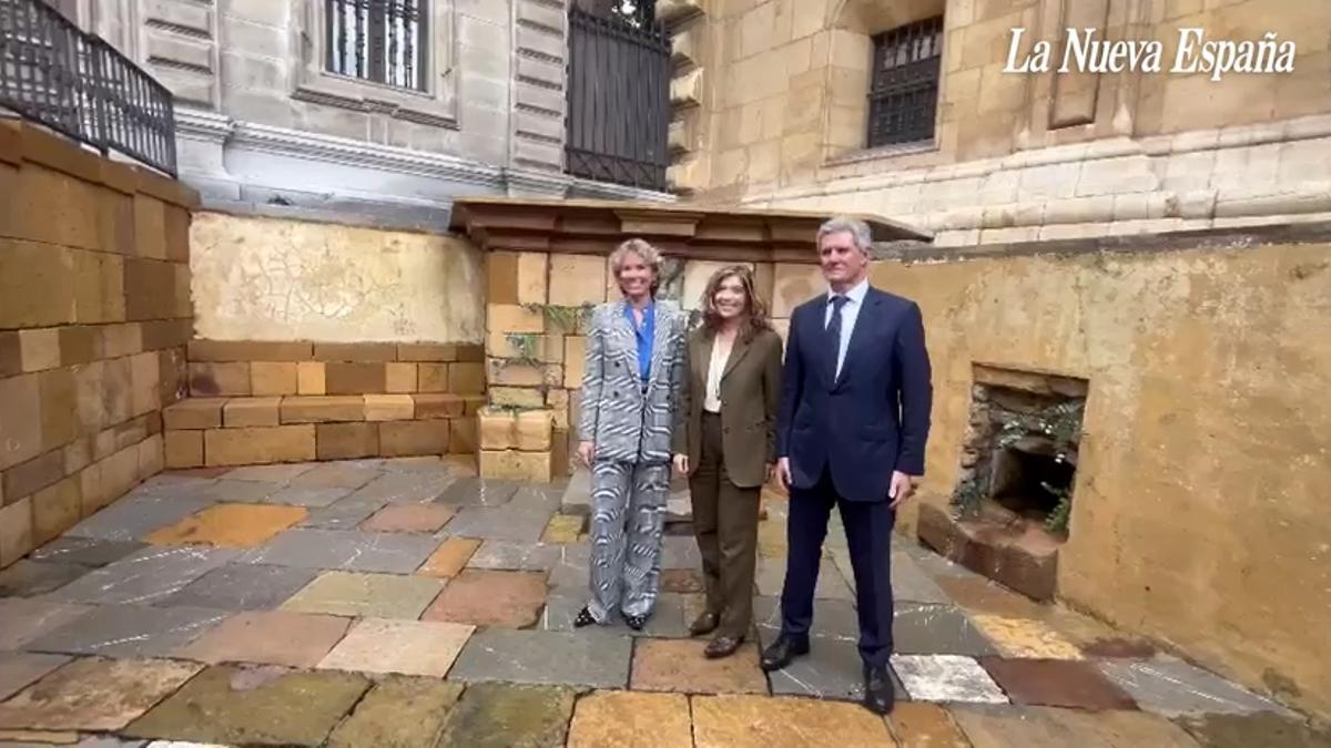 El empresario Francisco J. Riberas, Xandra Falcó, presidenta del Circulo Fortuny y Alejandra Salinas, presidenta de la Fundación Contemplare, nombrados nuncios de Oviedo el año pasado.