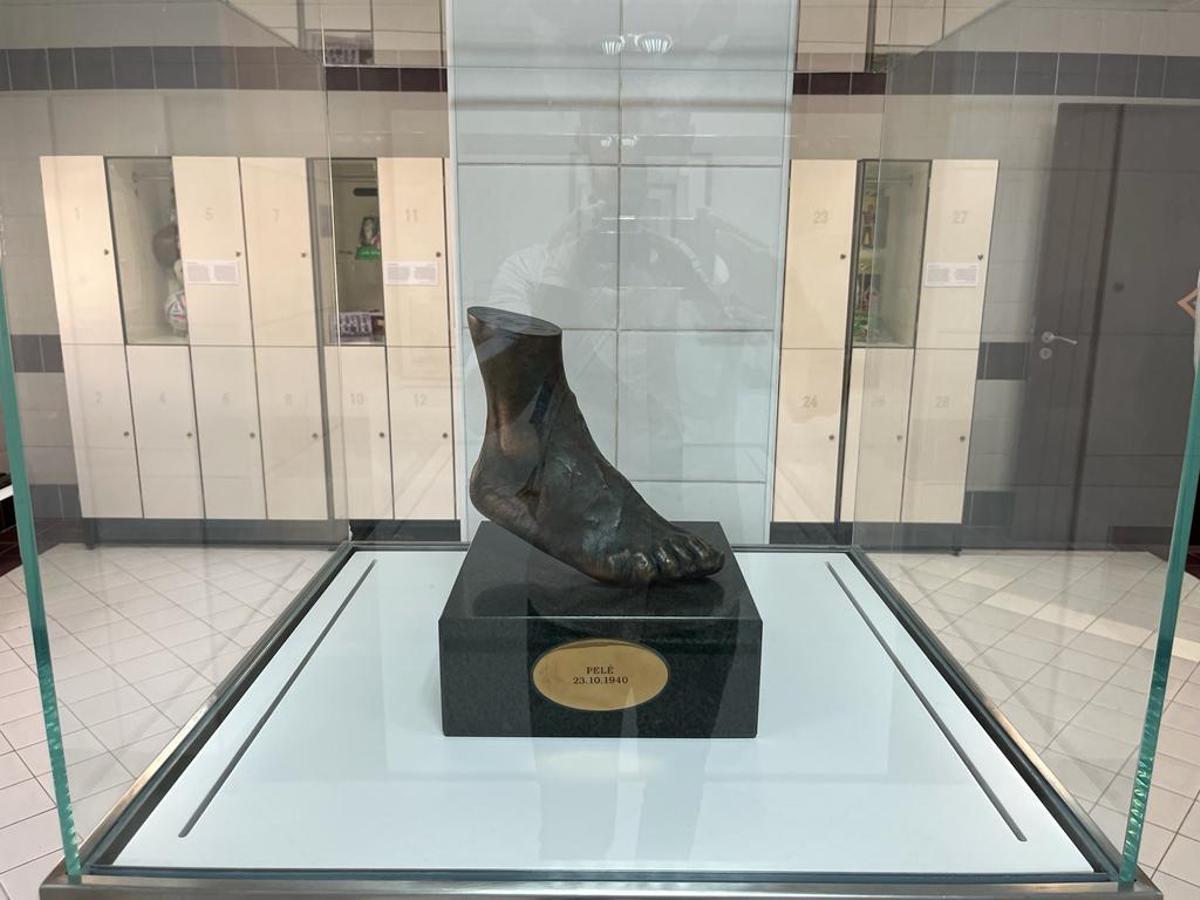 El pie de Pelé, inmortalizado en el Doha Stadium