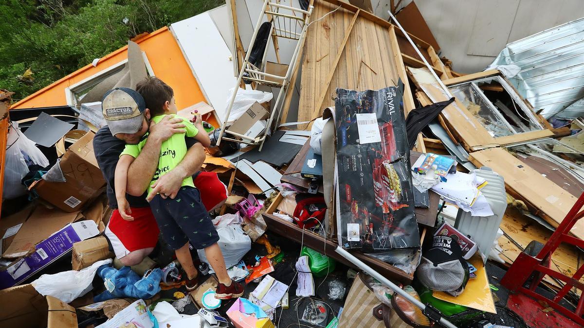 Imagen de archivo tras el paso de un tornado en Estados Unidos.