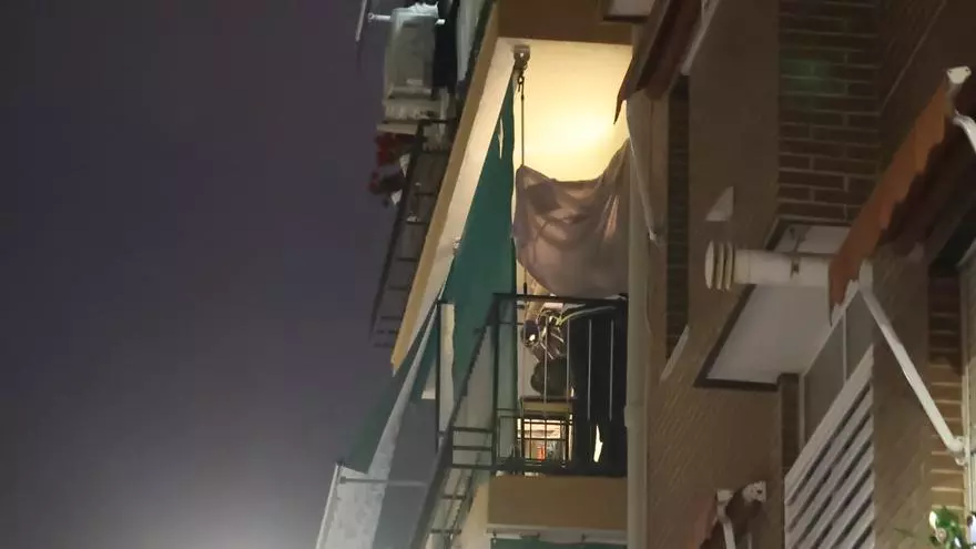 Asesina a su pareja a cuchilladas y luego se ahorca en el balcón