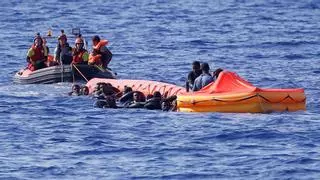 Open Arms salva a 55 migrantes en su tercer rescate en dos días en el Mediterráneo