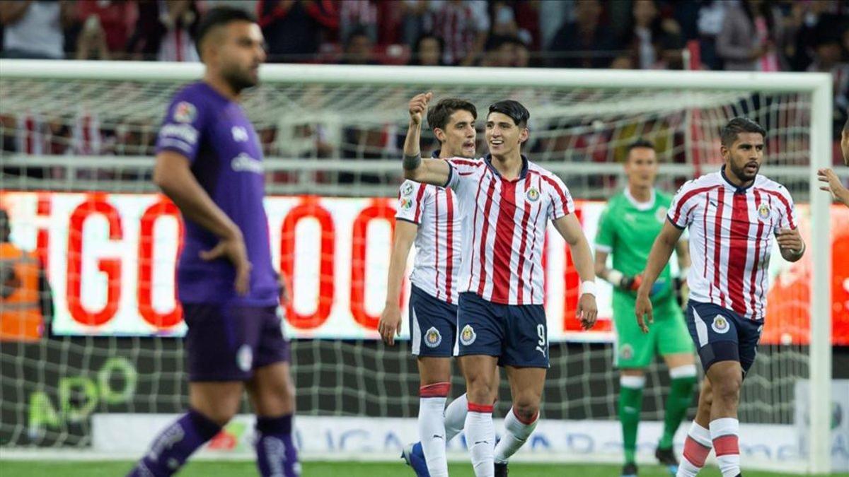 Alan Pulido celebra el único tanto del juego