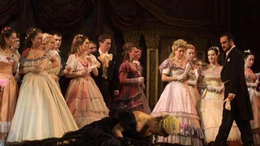 La Traviata de  Giuseppe Verdi llega  al Benidorm Palace