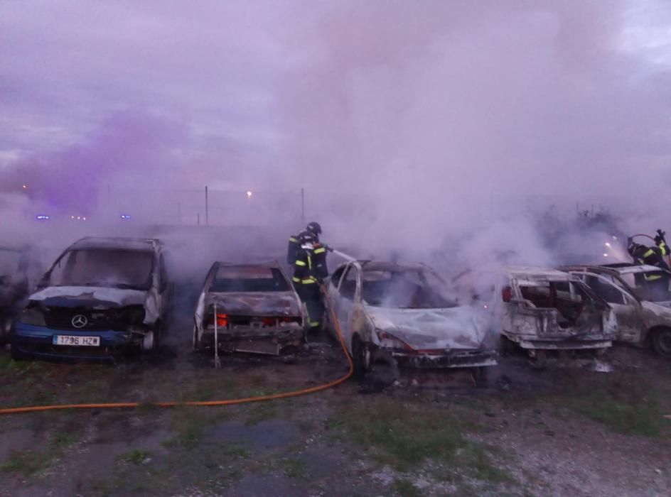 Incendio en el depósito de la Policía Local de Sant Josep