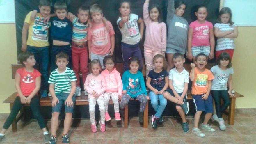 Miembros del grupo de participación infantil de El Prial.