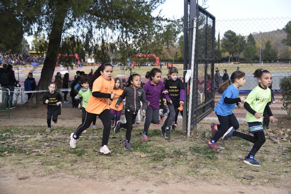 Uns 800 escolars donen relleu un any més al Cros de Manresa al Congost