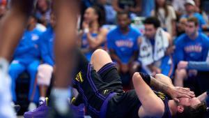 Doncic se lamenta durante el partido contra Oklahoma.