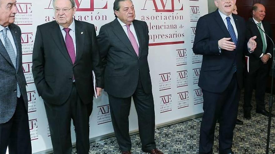 Puig anuncia un plan para agilizar la administración de la Generalitat