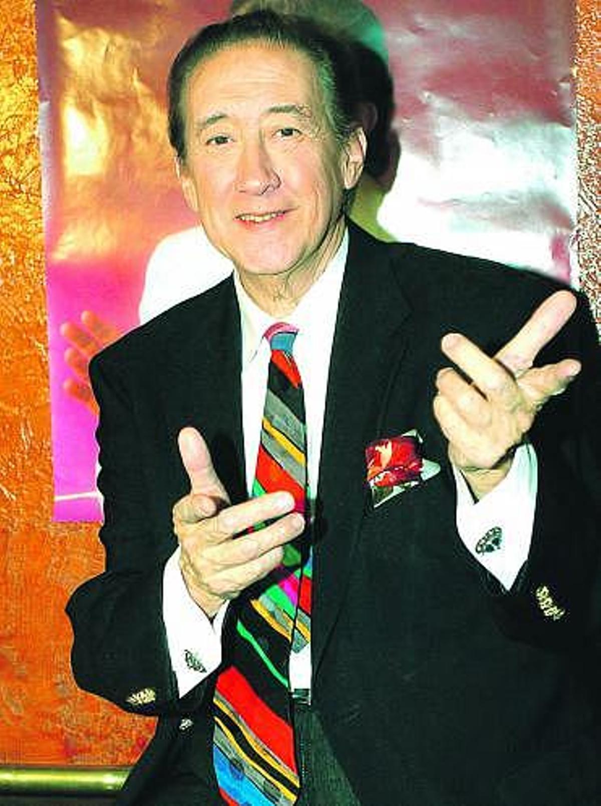 Fallece Luis Aguilé, el showman de las corbatas de colores y las canciones  del verano