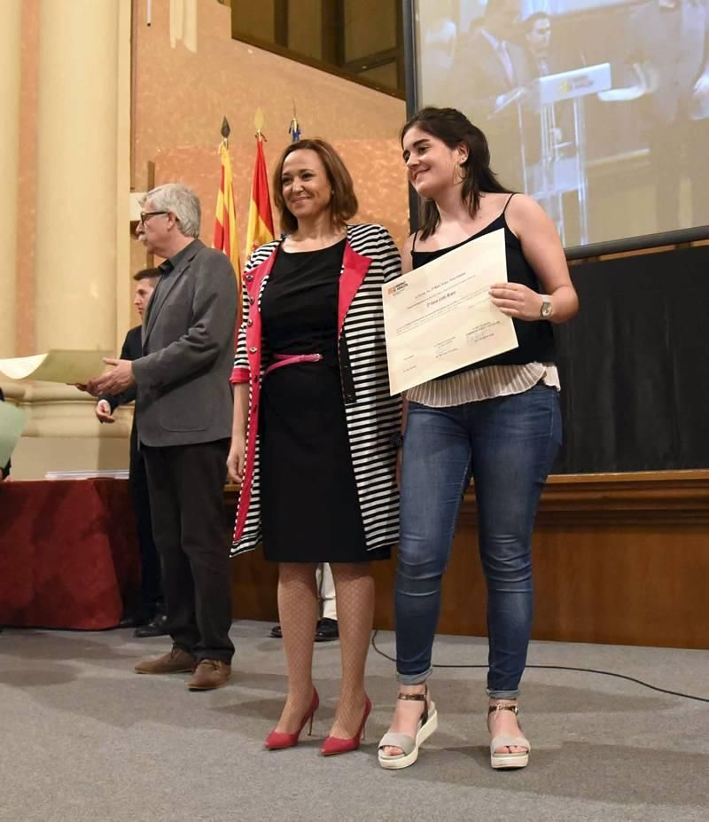 Imágenes de la ceremonia de premios por el Día de la Educación Aragonesa 2016