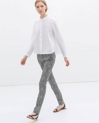 Pantalón estampado de Zara. Precio: De 29,95 a 12,99 euros