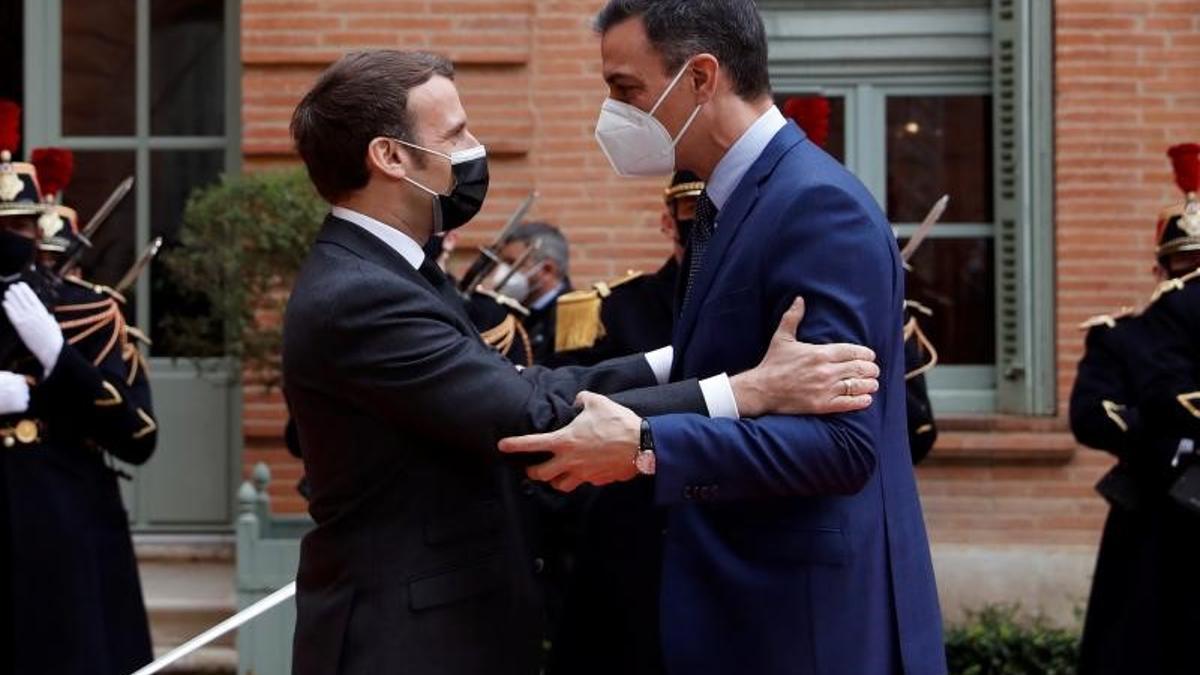El presidente del Gobierno, Pedro Sánchez, se encuentra con el presidente de Francia, Emmanuel Macron, para la XXVI Cumbre hispano-francesa, el pasado 15 de marzo de 2021 en Montauban.