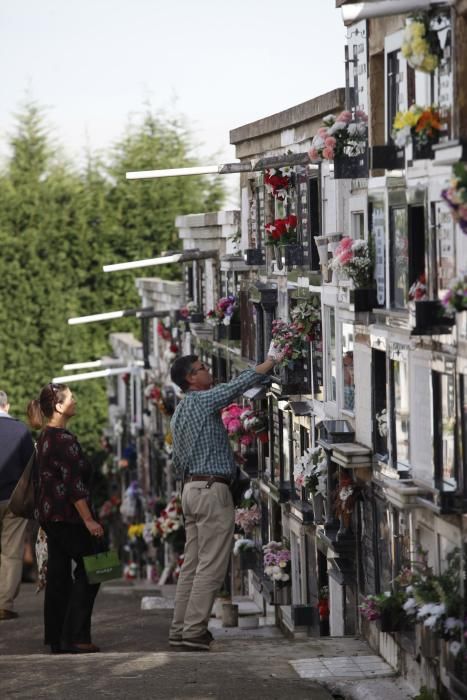 Día de Difuntos en el cementerio de Ceares, Gijón