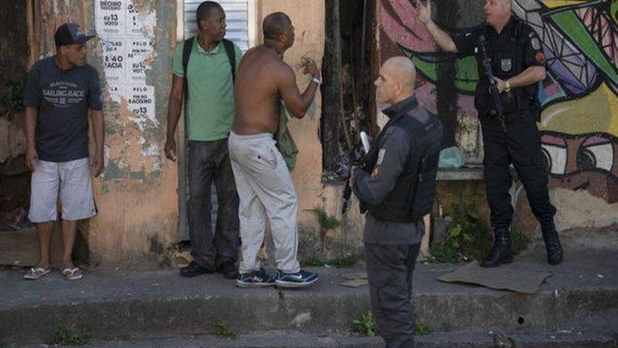 Un operativo policial en Río de Janeiro deja tres muertos y un bebé herido