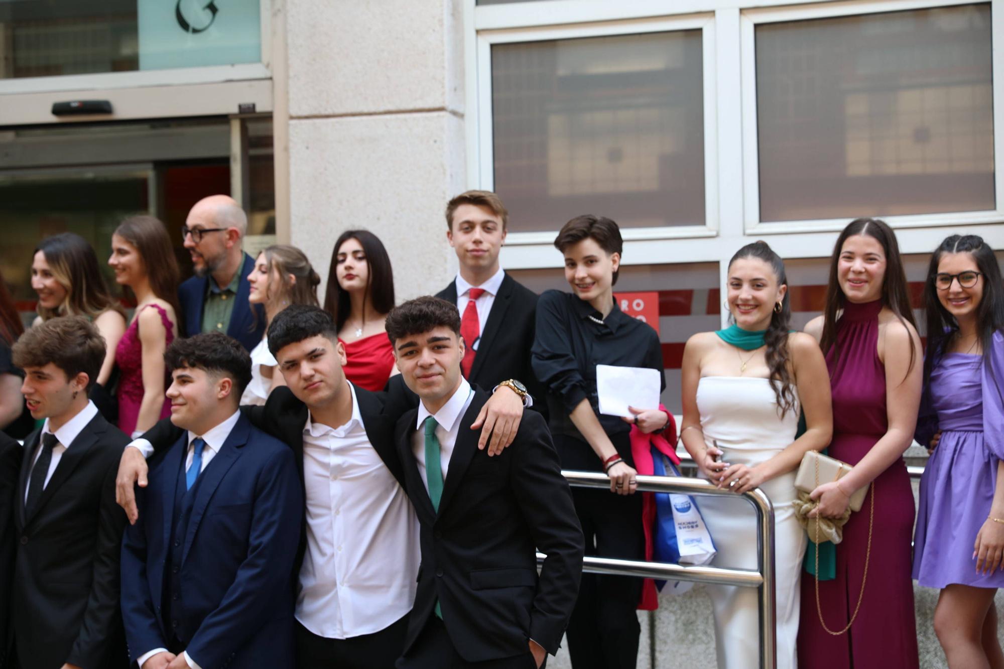 Tarde de graduaciones en los centros educativos de Gijón