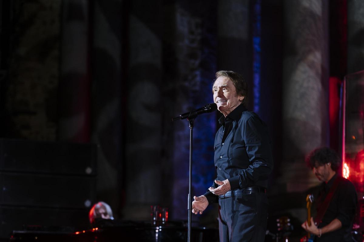 Las imágenes del concierto de Raphael en Mérida