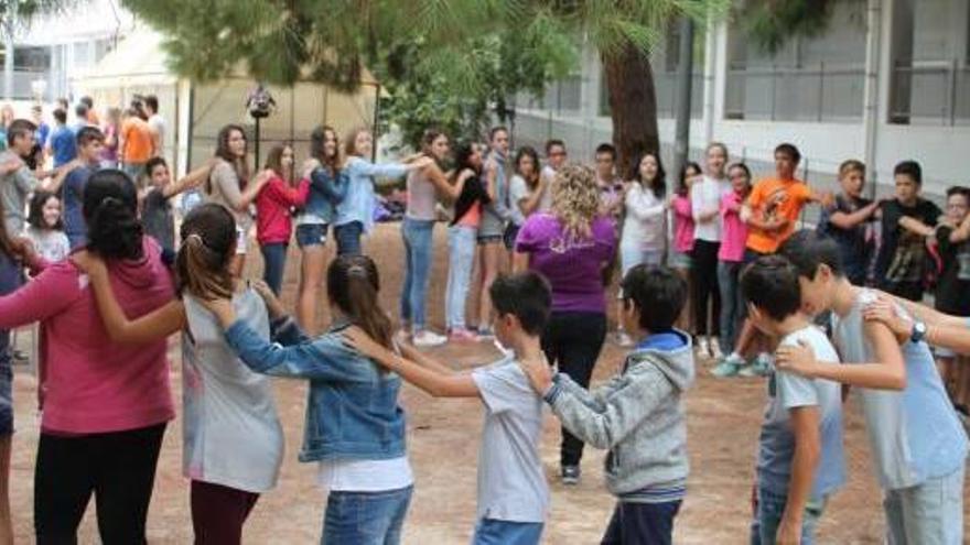 Alumnos de ESO participando en una actividad.