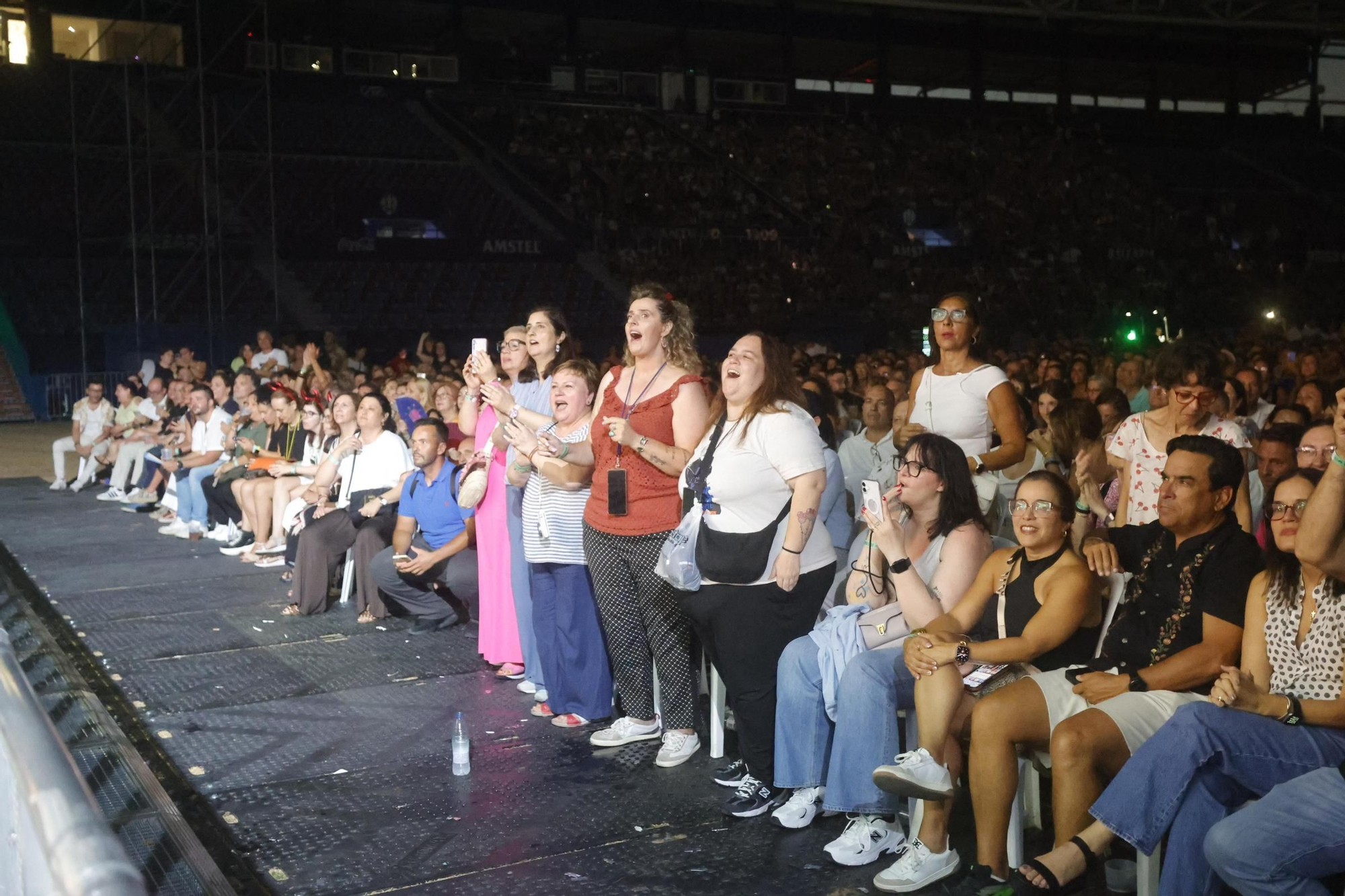 Miguel Bosé disfruta sobre el Ciutat