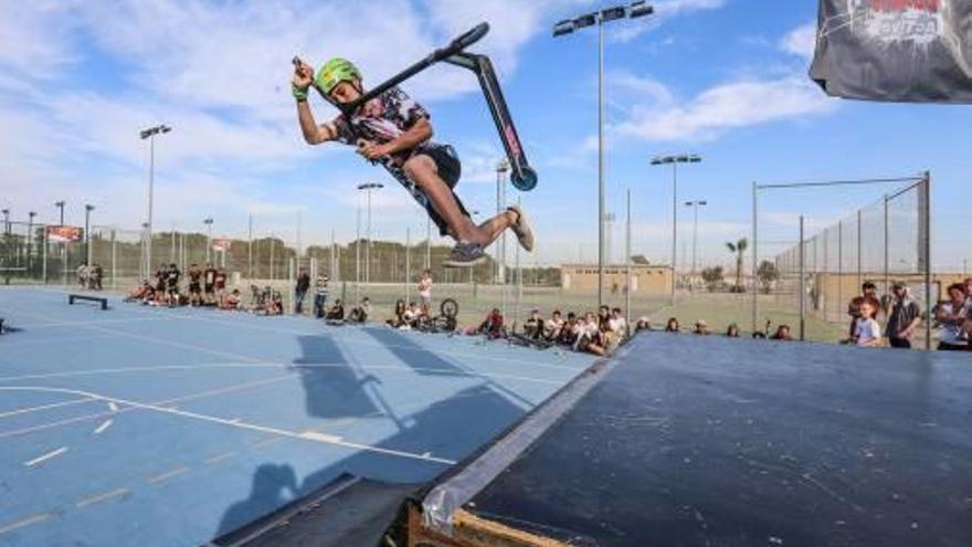 Instalaciones del Centro Deportivo Municipal de Orihuela Costa.