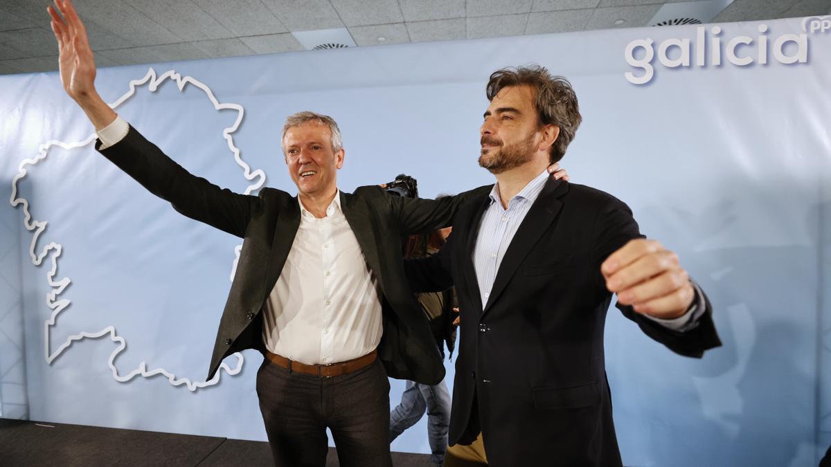 Alfonso Rueda y Diego Calvo en la junta directiva provincial del PP en A Coruña.