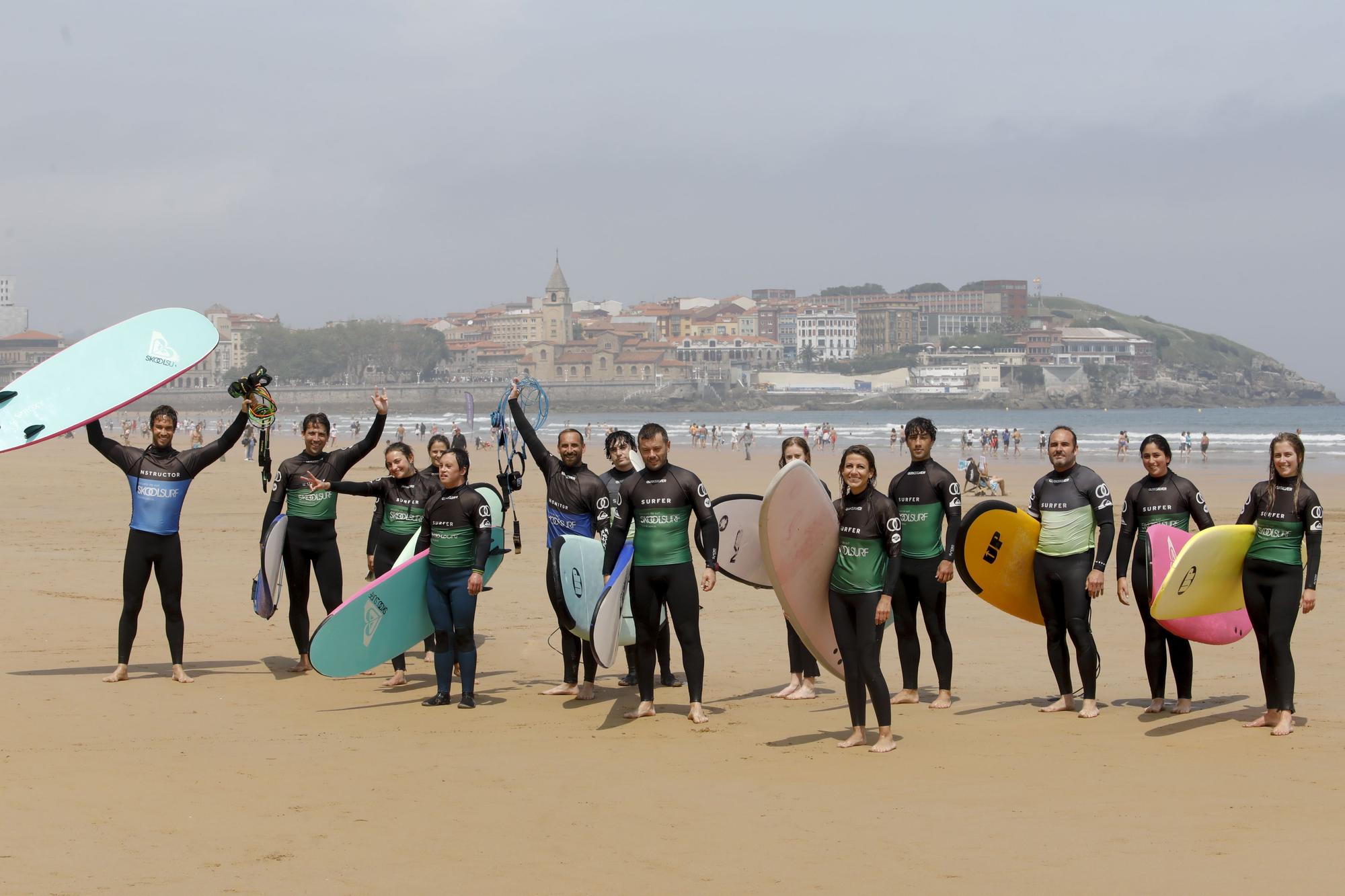 Surfistas en San Lorenzo