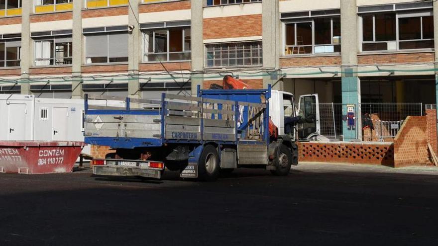 Una de las fachadas del colegio Rey Pelayo, ayer.