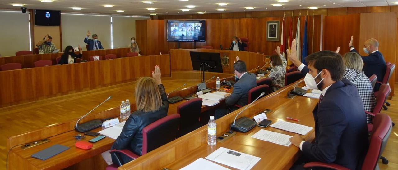 Salón de plenos, esta mañana, en el momento de la votación