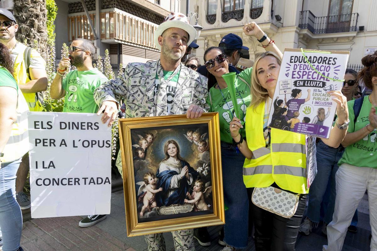 Noveno día de huelga de profesores: la lucha docente sigue viva en Alicante Noveno día de huelga de profesores: la lucha docente sigue viva en Alicante