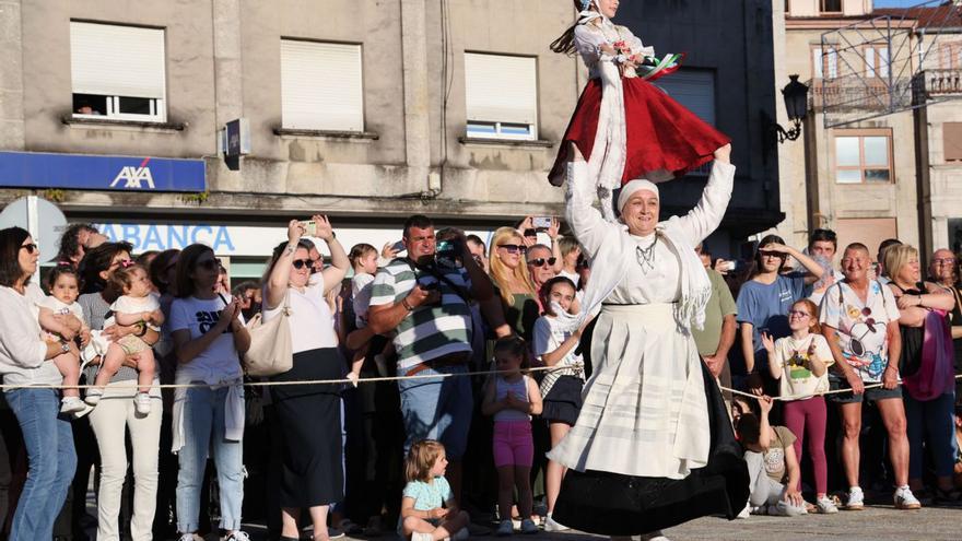 Las “penlas” volaron en la apertura de las Festas da Coca de Redondela