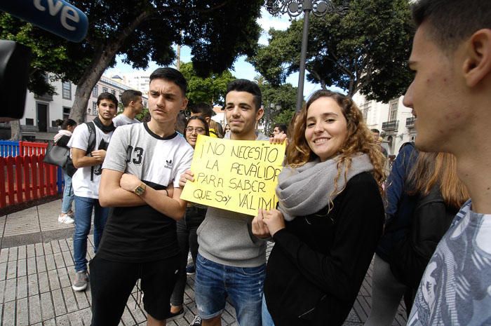 MANIFESTACION ENCONTRA DE LA LOMCE