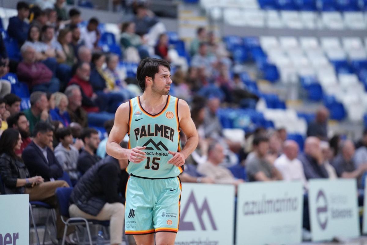 El mallorquín Joan Feliu durante el último partido en Son Moix contra el Ourense.
