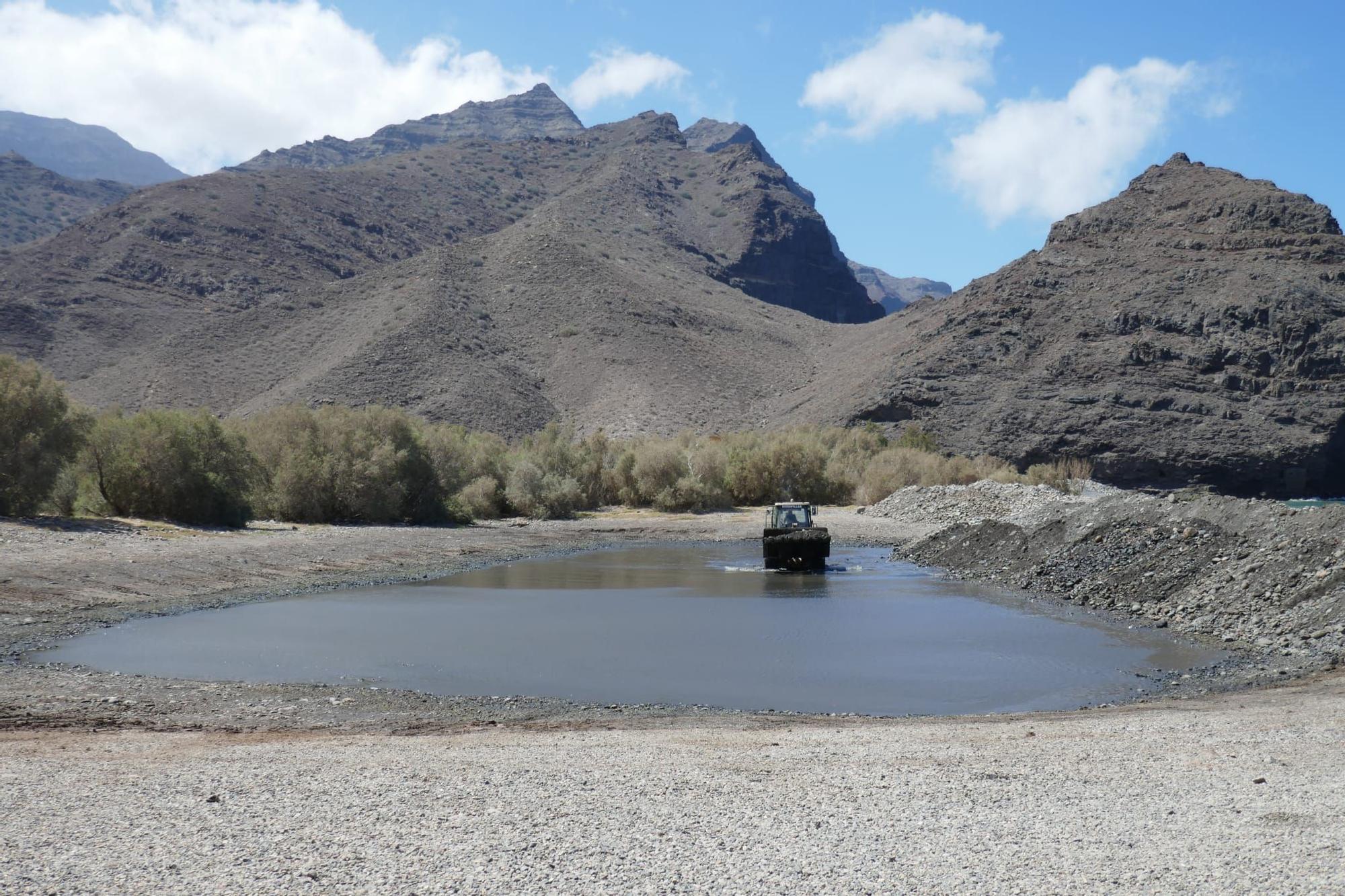 Limpieza de El Charco de La Aldea de San Nicolás para las fiestas de 2022