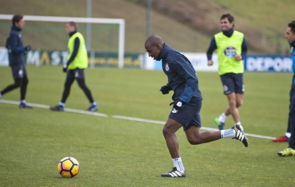 El jugador francés ha entrenado toda la semana al ritmo de sus compañeros. Davy Roef también está entre los escogidoso por el técnico, que ha optado por llevarse a los tres porteros a Eibar.