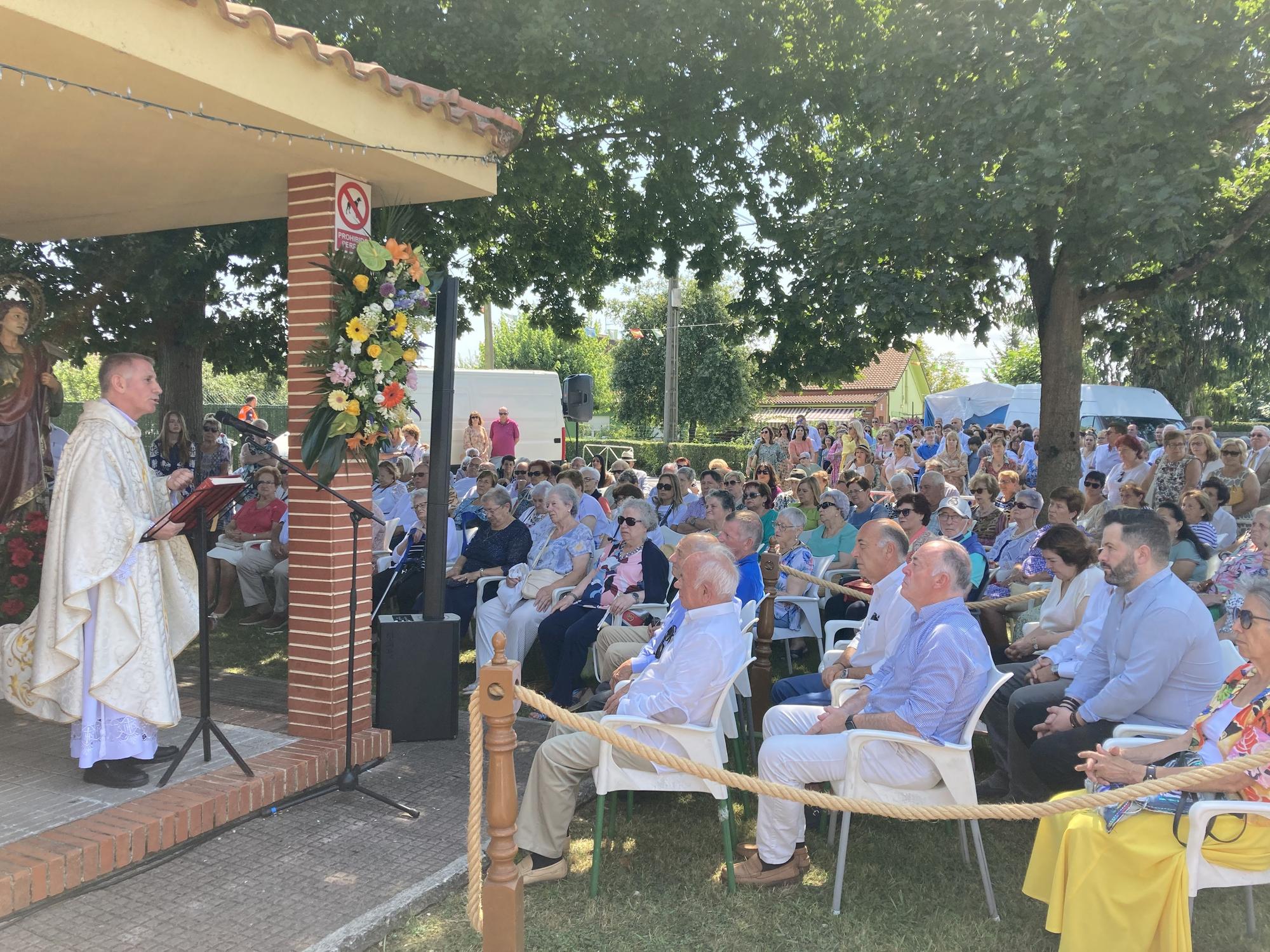 El Carbayu celebra su misa y su tradicional procesión que concluye con sorpresa: se presenta el nuevo himno en honor de Nuestra Señora del Buen Suceso