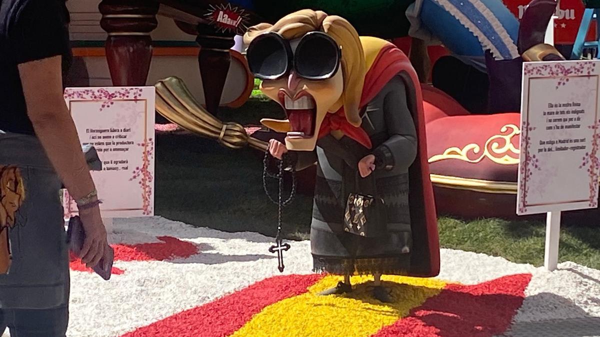 La señora que se viralizó por emitir potentes gritos durante las manifestaciones contra la ley de amnistía.