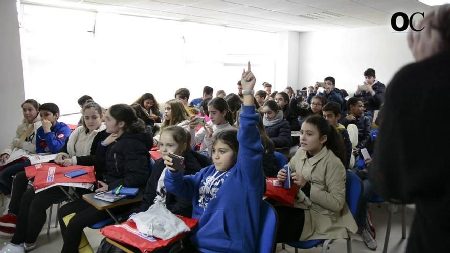 Alumnos del CEIP Plurilingüe Concepción Arenal, en el programa 'Os Nosos Valores - Escolas 110% Branquiazuis'