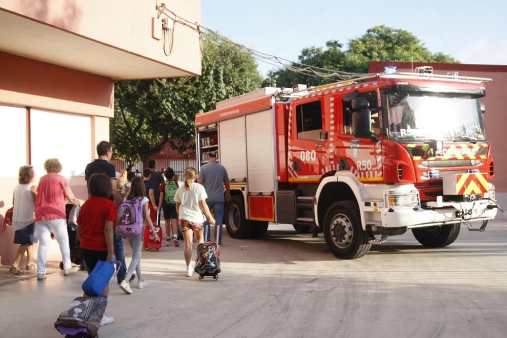 Susto en el colegio de Santa María de Gracia por un incendio en la despensa