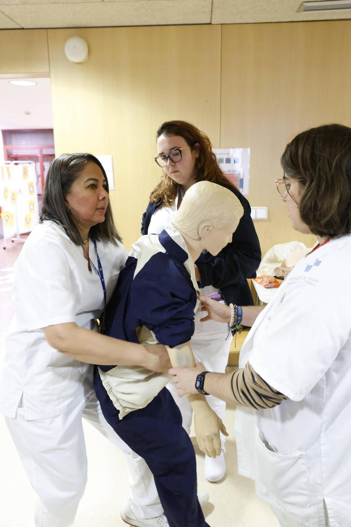 La jornada de simulación clínica del Hospital de Cabueñes, en imágenes