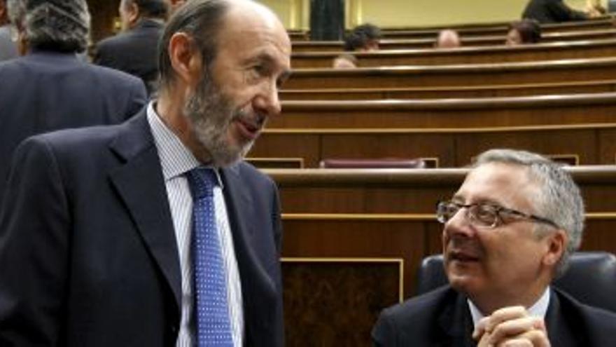 Blanco acusa a Rajoy de &quot;desprecio&quot; al Parlamento y de actitud de &quot;pereza&quot;