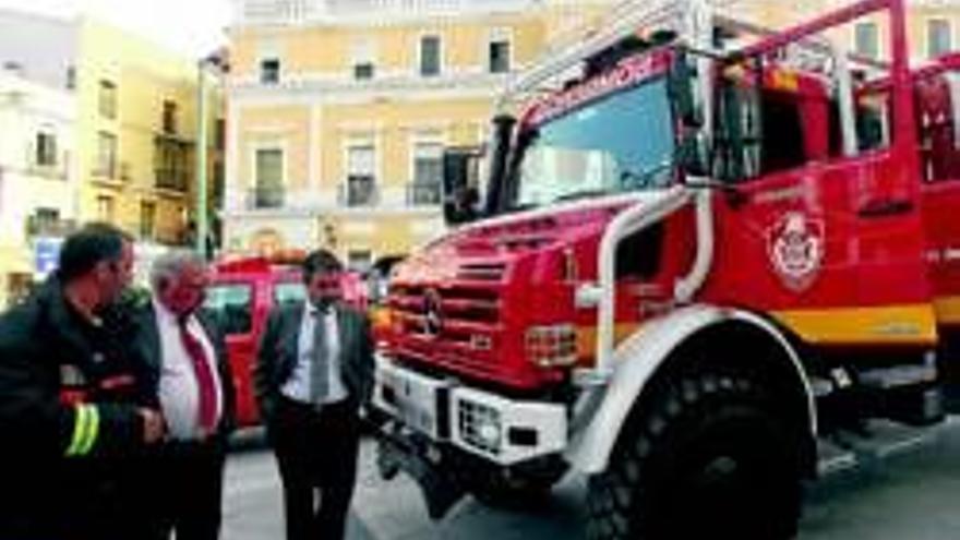 Los bomberos incorporan un camión forestal y otro de intervenciones leves
