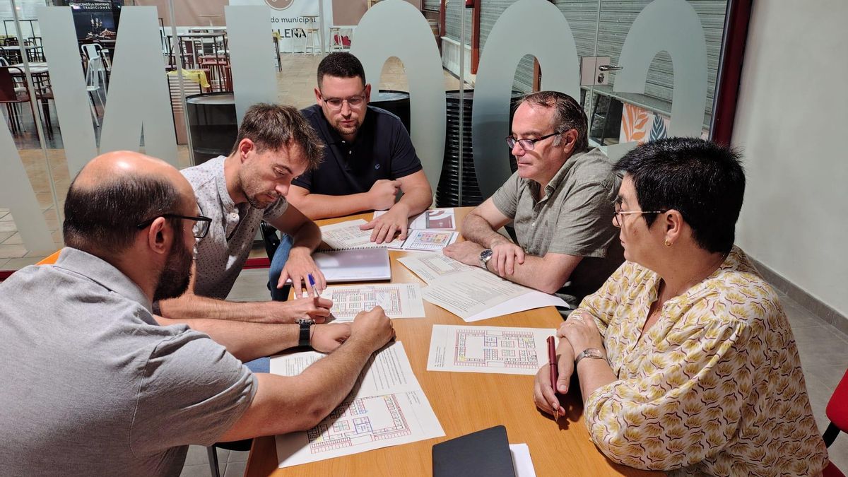 Reunión sobre el proyecto de reforma del Mercado Municipal de Villena
