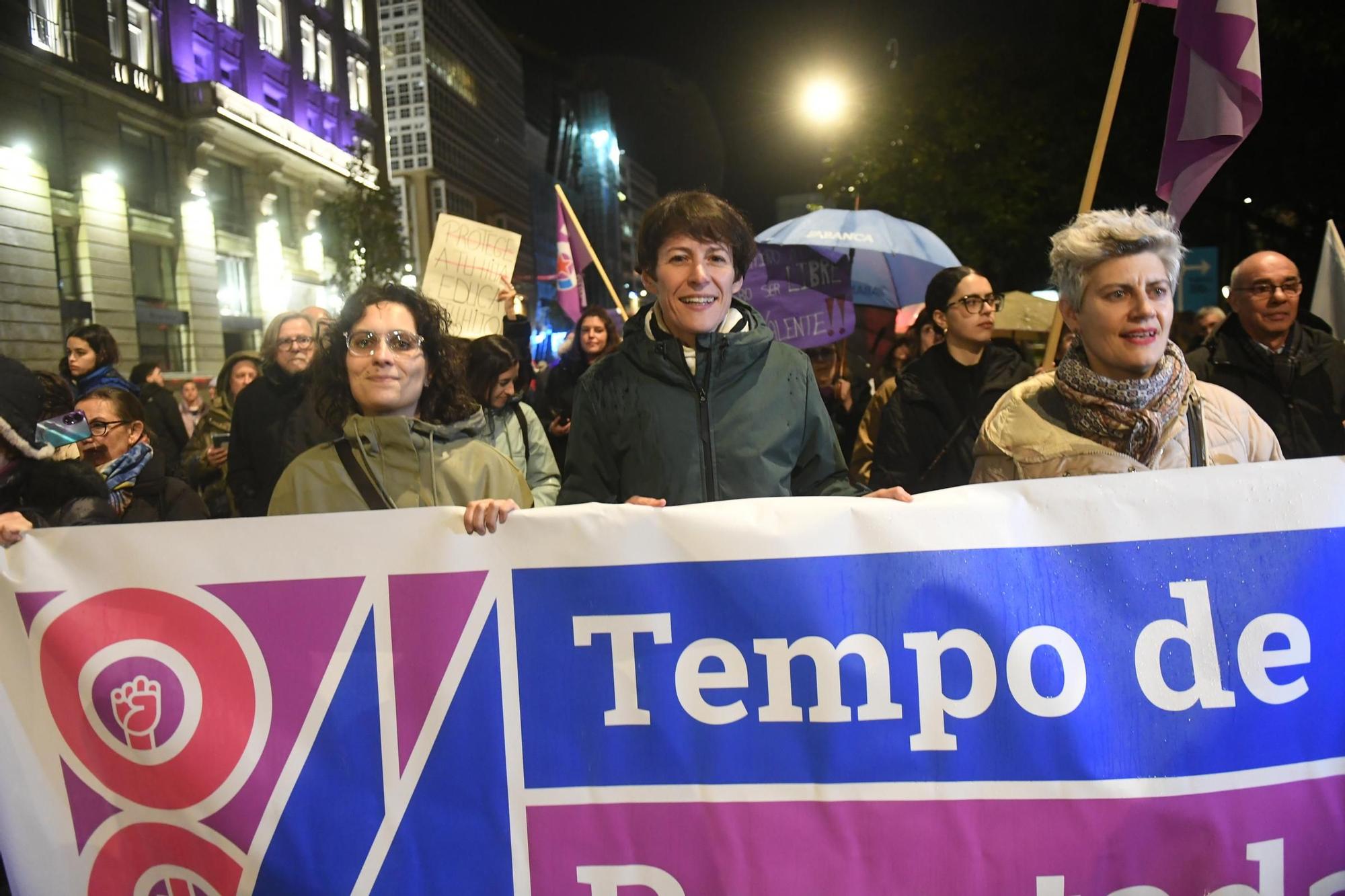 8M: unos 3.000 manifestantes marchan en A Coruña por los derechos de la mujer