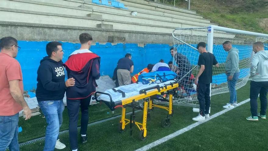 Al menos ocho adolescentes heridos al caerse la grada del campo de fútbol de Gondomar