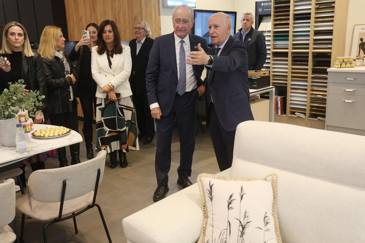 El alcalde de Málaga, Francisco dela Torre, y el presidente de Top Digital, Santiado Lucars, en la inauguración.