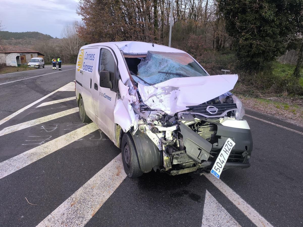 Un aparatoso siniestro en Esgos se salda con la muerte de un caballo