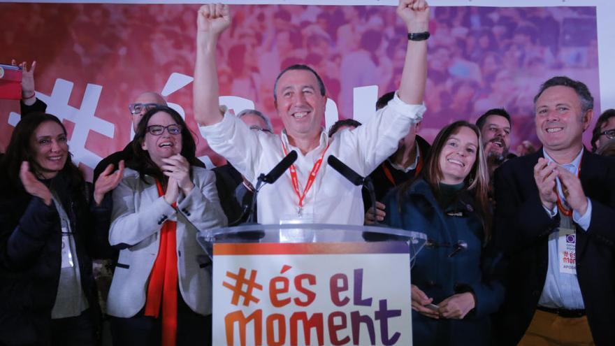 Baldoví celebra los resultados en la noche electoral.