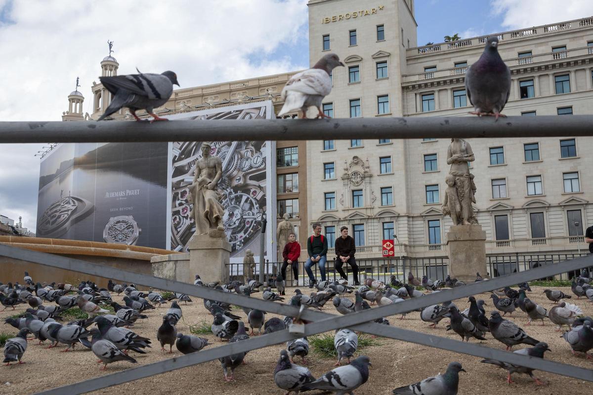 Los turistas llenan Barcelona pese al mal tiempo