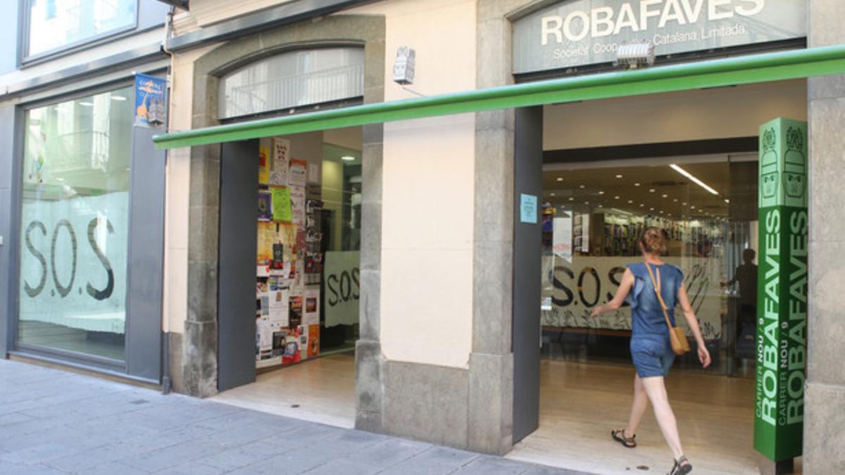 La librería Robafaves durante su acción &quot;SOS Robafaves&quot;